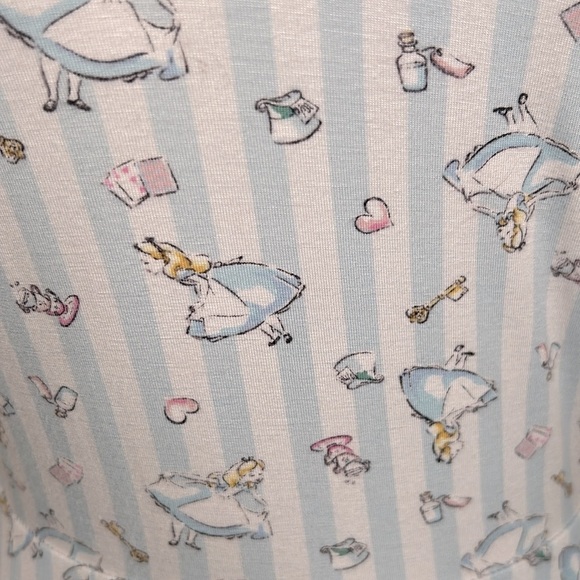 Disney Classic Alice in Wonderland Print Fit & Flare Peter Pan Collar Dress Med - Picture 4 of 8